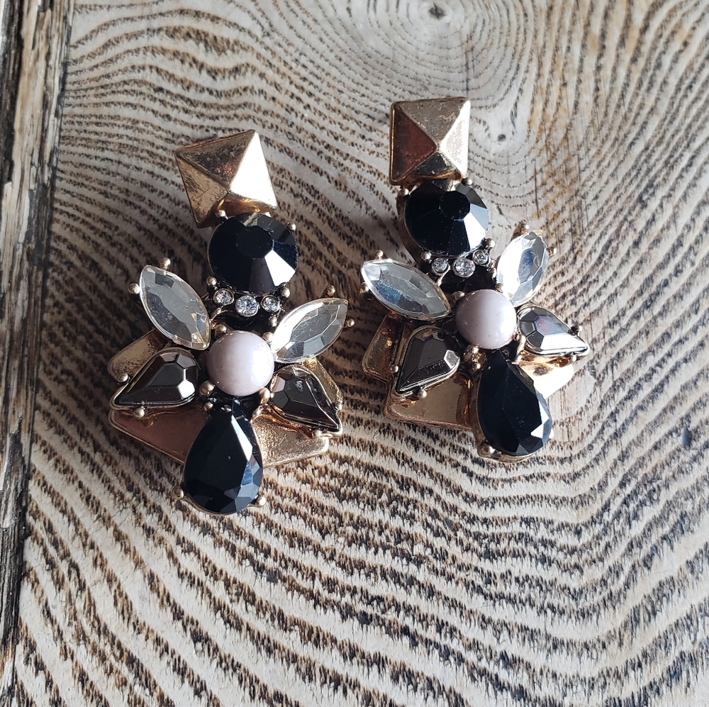 🎉Brand New🎉 Flower Statement Earrings